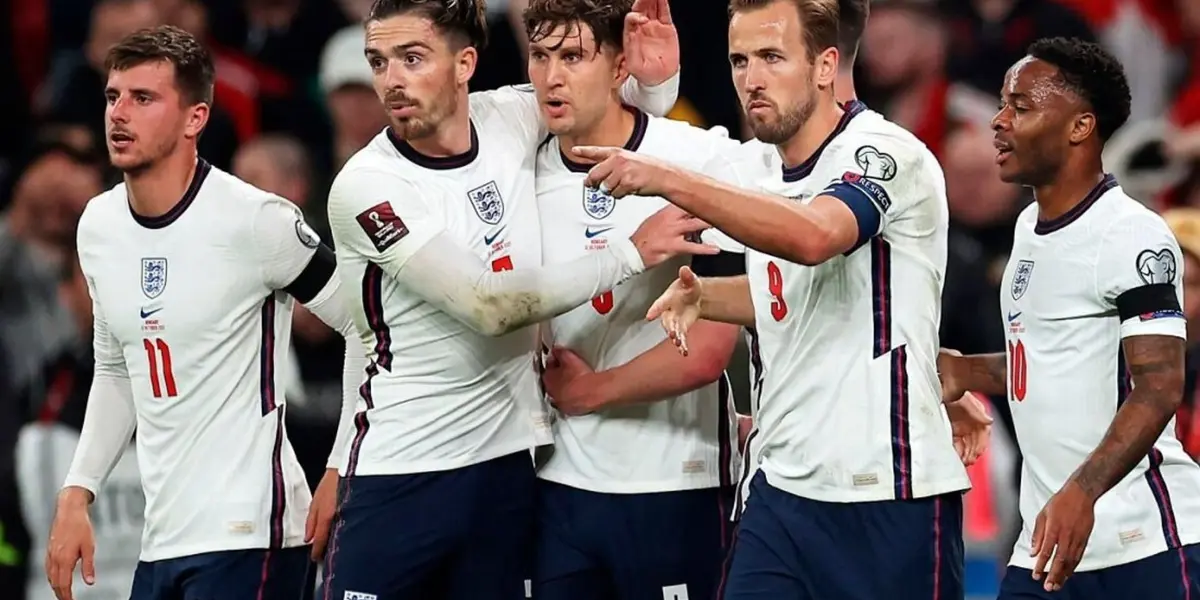 Brace yourselves United fans, a defensive masterclass is coming