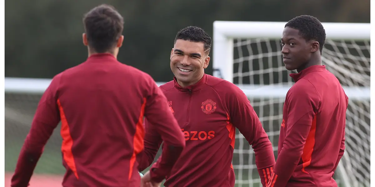 Casemiro and Kobbie Mainoo