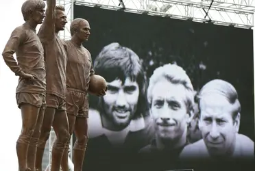 He is an idol of the club, but once he retired he decided to start his career as an actor, and with certain success on the big screen.