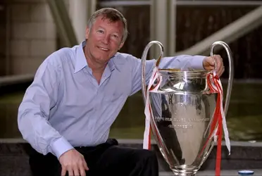 He won the Champions League with Manchester United, now he decides to talk bad about Sir Alex Ferguson.