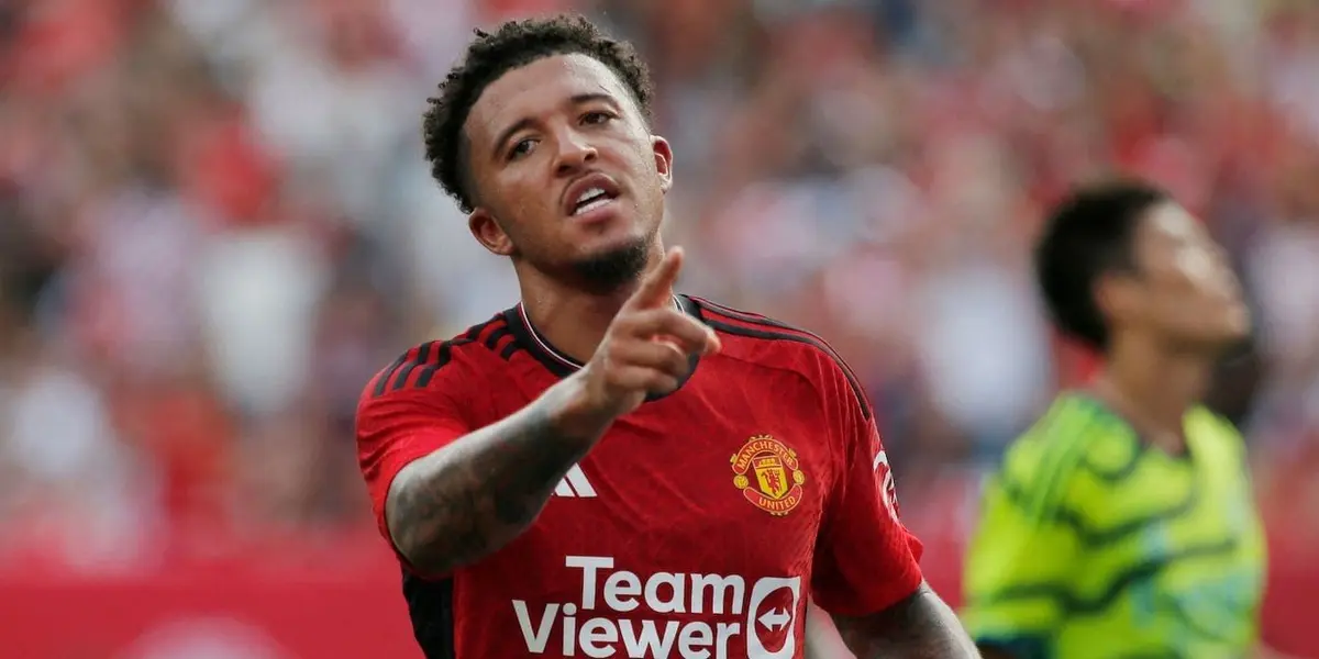 Jadon Sancho could be looking to stay with Manchester United and have more playing time than ever.