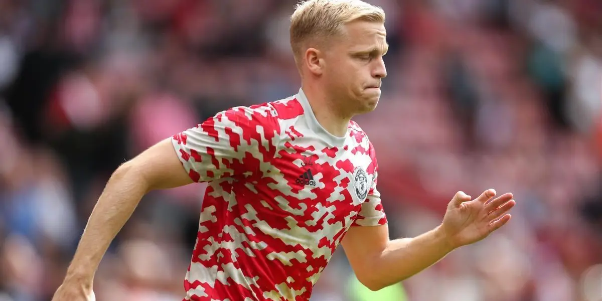 Manchester United are now looking to make sure that he leaves the team.