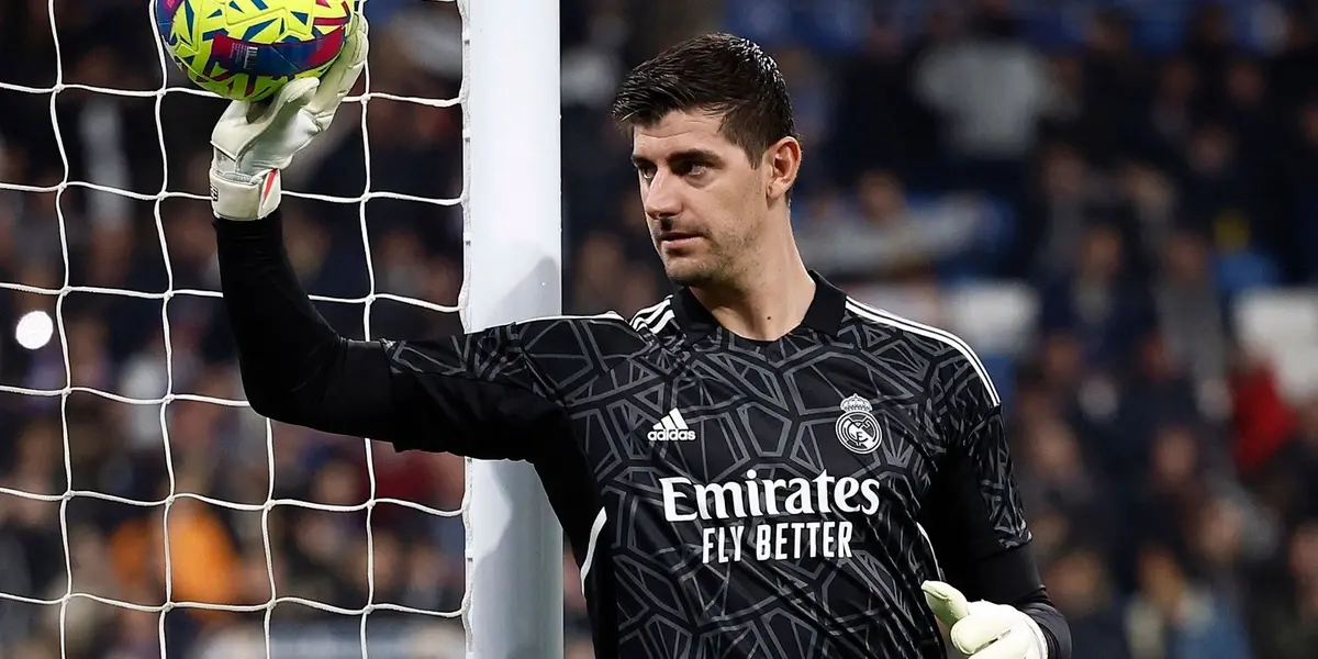 Manchester United could ready to offer Thibaut Courtois this millionaire offer to sign the belgian goalkeeper.