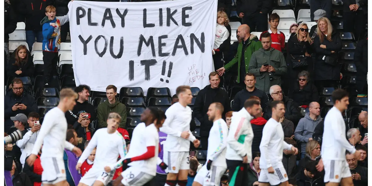 Manchester United fans are now asking for better perfomances from the players.