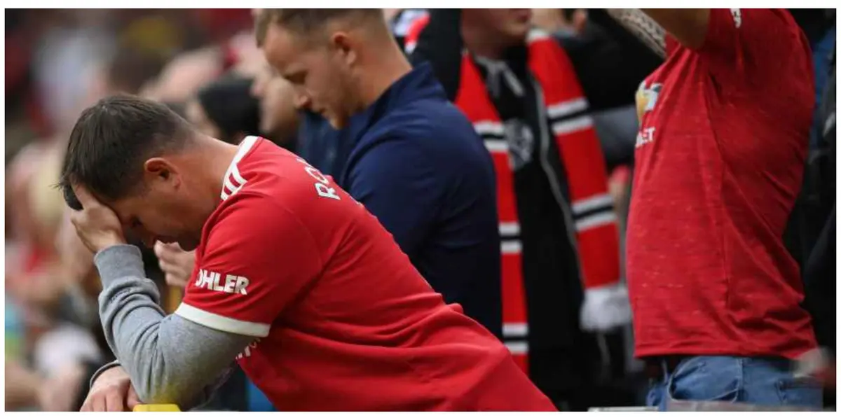 Manchester United fans are reacting to the latest rumors about their star player's exit from the club.