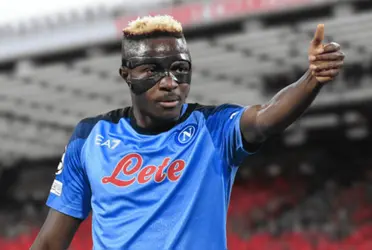 Manchester United need to focus on signing a new striker right away.