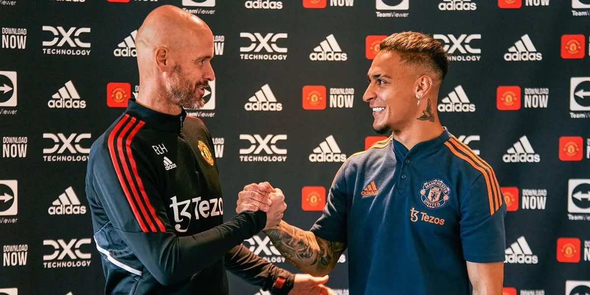 Manchester United signed players from the Dutch league because of the tainer's past, he knows the players very well.