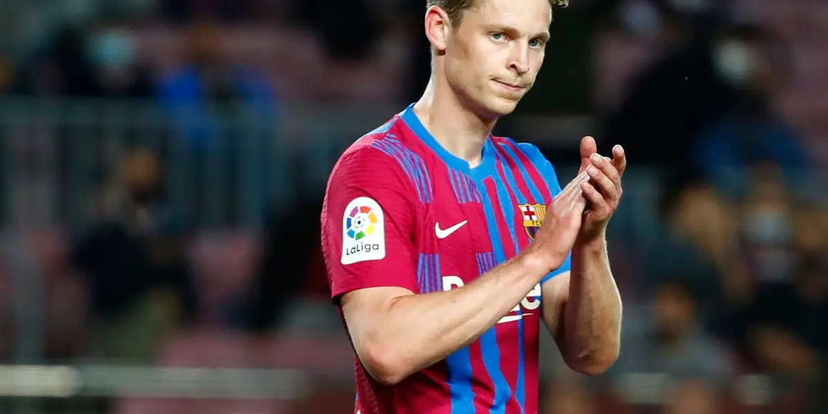 Frenkie De Jong continues to drift away from Manchester United
