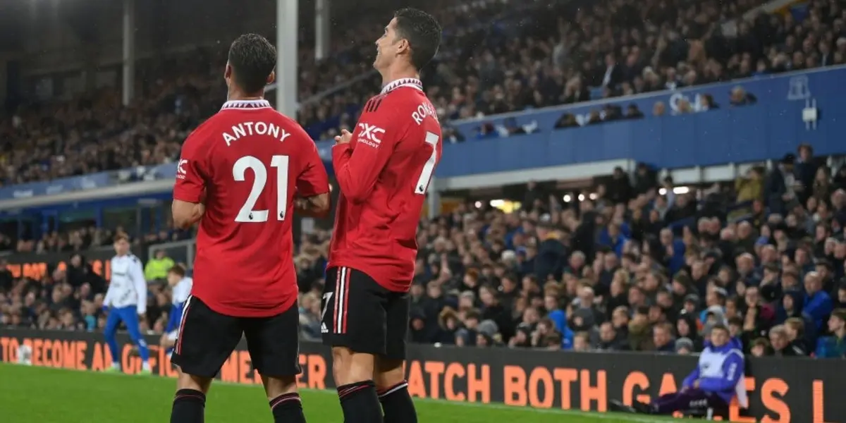 Manchester United won at Goodison Park with a great game in which they came from behind.