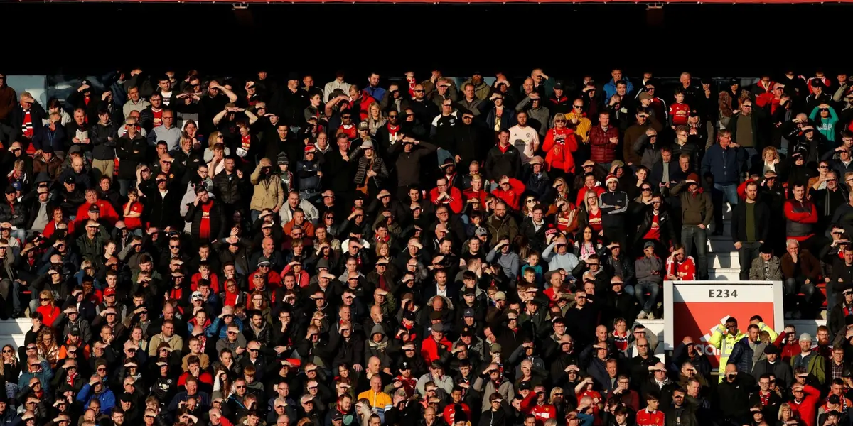 Playing at Manchester United is an honour for a lot of players, but in this case this player is talking bad about the red devils.