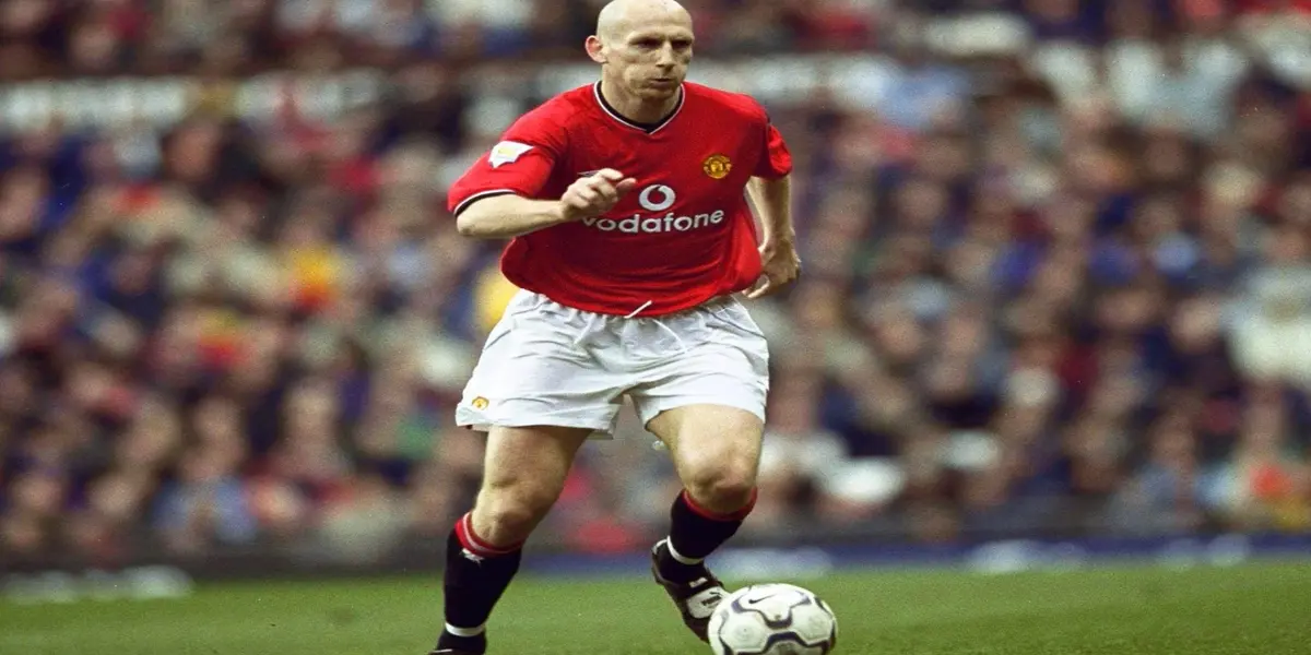 Stam: Dalot Can Still Be a Success at United