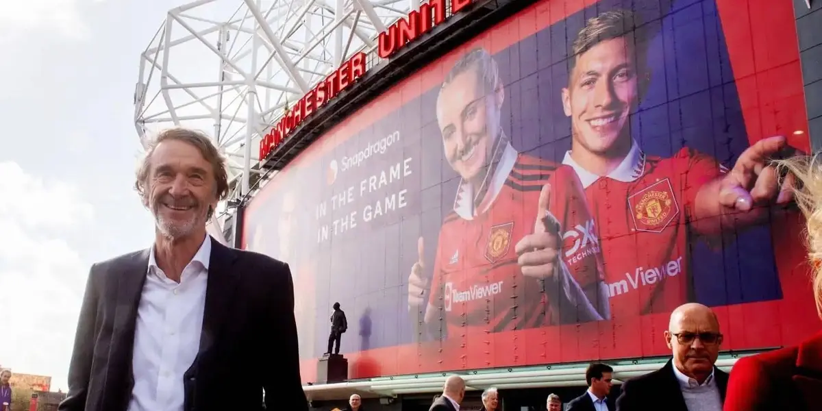 Take a look at all the latest news, views and Man Utd transfer rumours plus reactions and analysis from a disappointing Premier League defeat.