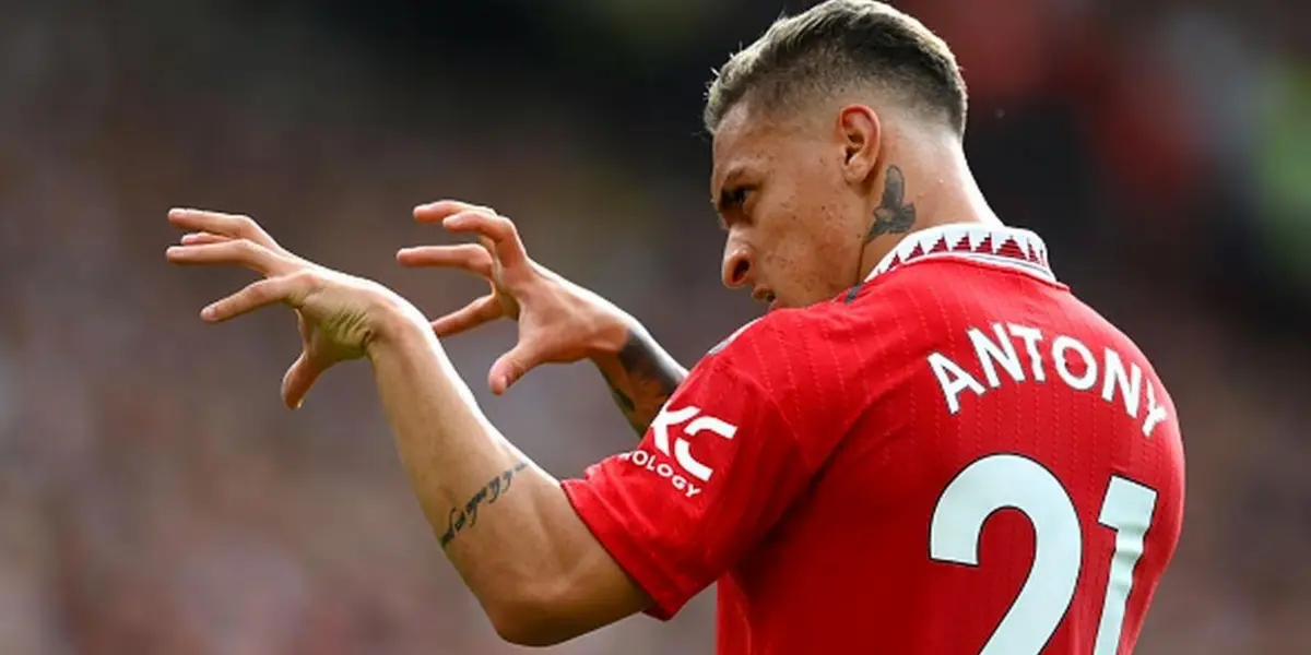 The brazilian winger is not living his best moments right now