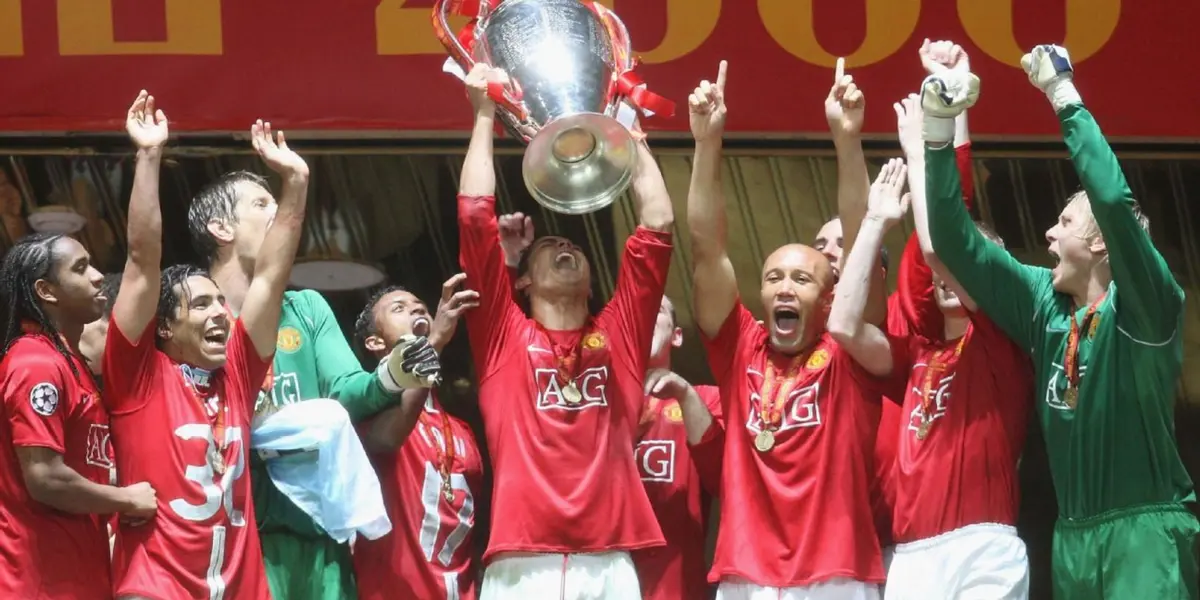 The footballer enjoyed a golden era at Manchester but admitted he wasn't surrounded by good people.