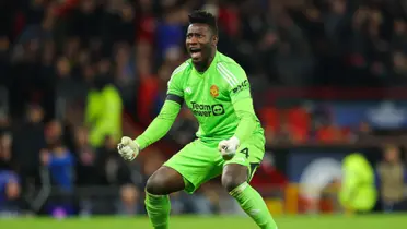 The goalkeeper ended up signing for a fierce rival, but he failed to establish himself there.