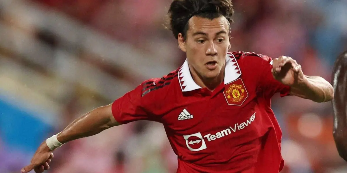 This player is one of the young players that Man Utd has, he has not had the minutes to stand out.