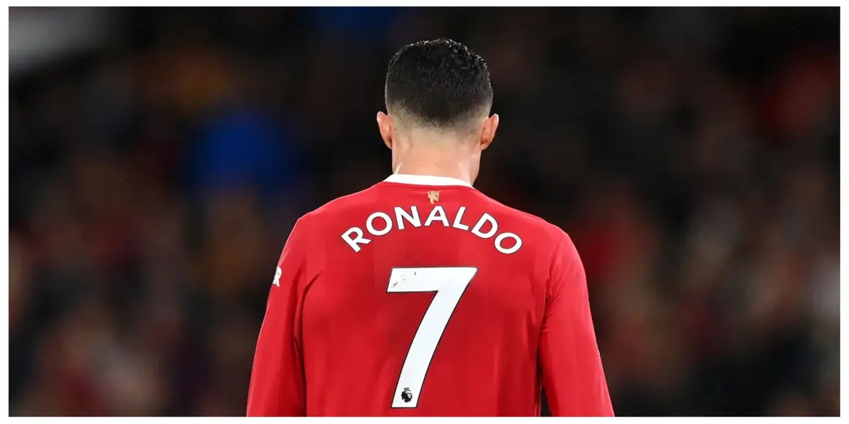 United fans are in another meltdown after club announcement about on going saga with star.