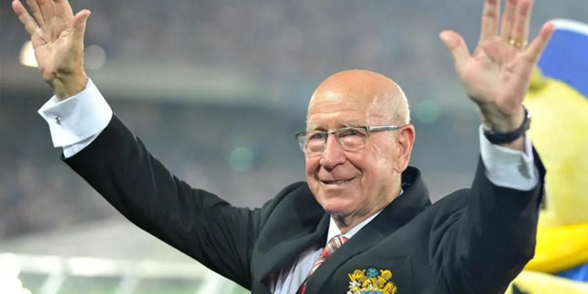 Wembley took the time to make a tribute for Sir Bobby Charlton ahead the game of England National team.