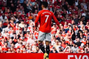 Without Cristiano there is a lot of touching the ball, it has been a very associative game for the visiting Chelsea players.