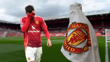 The former Manchester United player can't bear to see his old team performing so poorly.